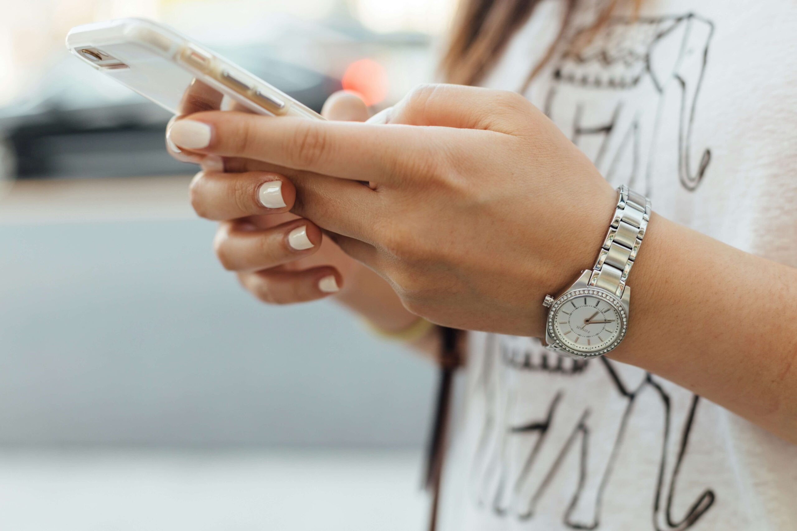 Búsqueda local desde un móvil mostrando ficha de empresa en Google
